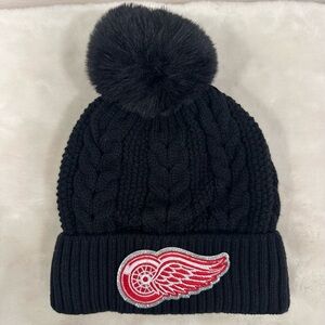 Women's Black Knit Beanie with Pom-Pom Detroit redwings glitter hat